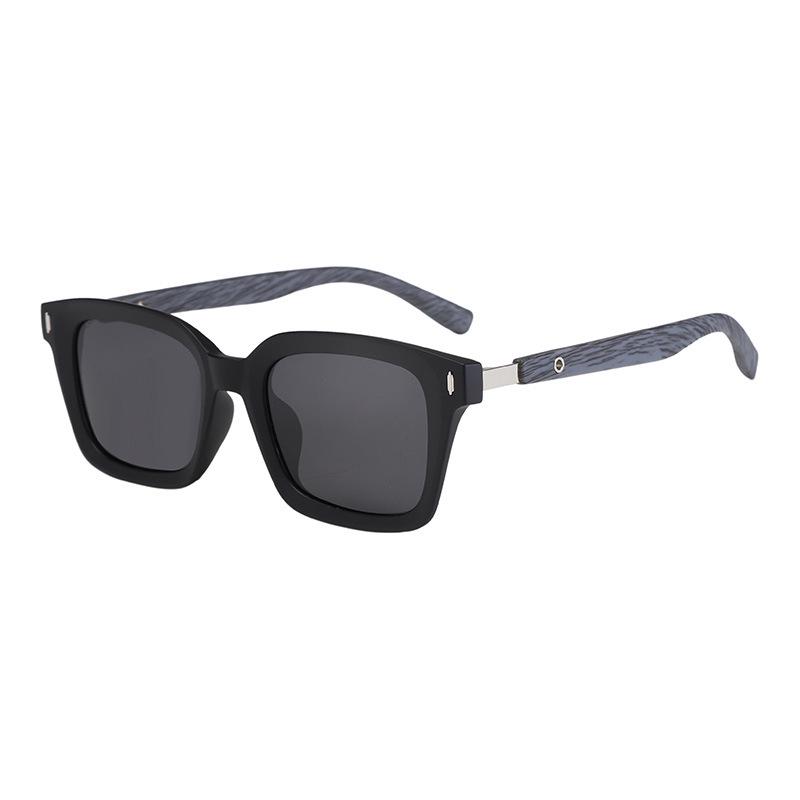 Chic Women's Slimming Polarized UV Protection Sunglasses - Wood Grain, Small Frame for Driving.