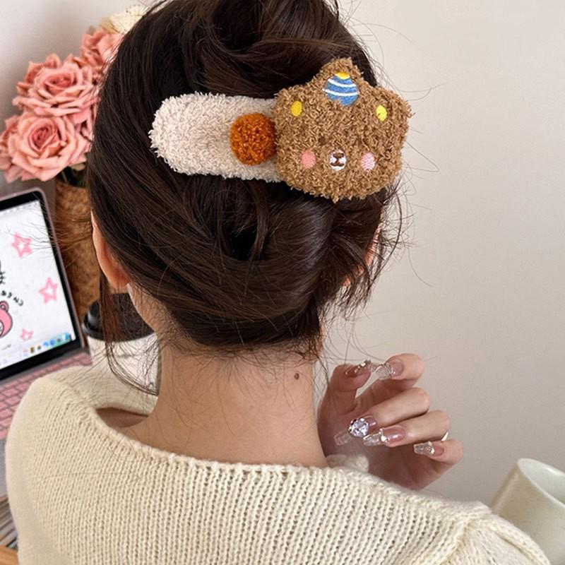 Plush Cartoon Bear Headband: Perfect for Autumn/Winter Skincare, Versatile Outings, and Effortless Style.