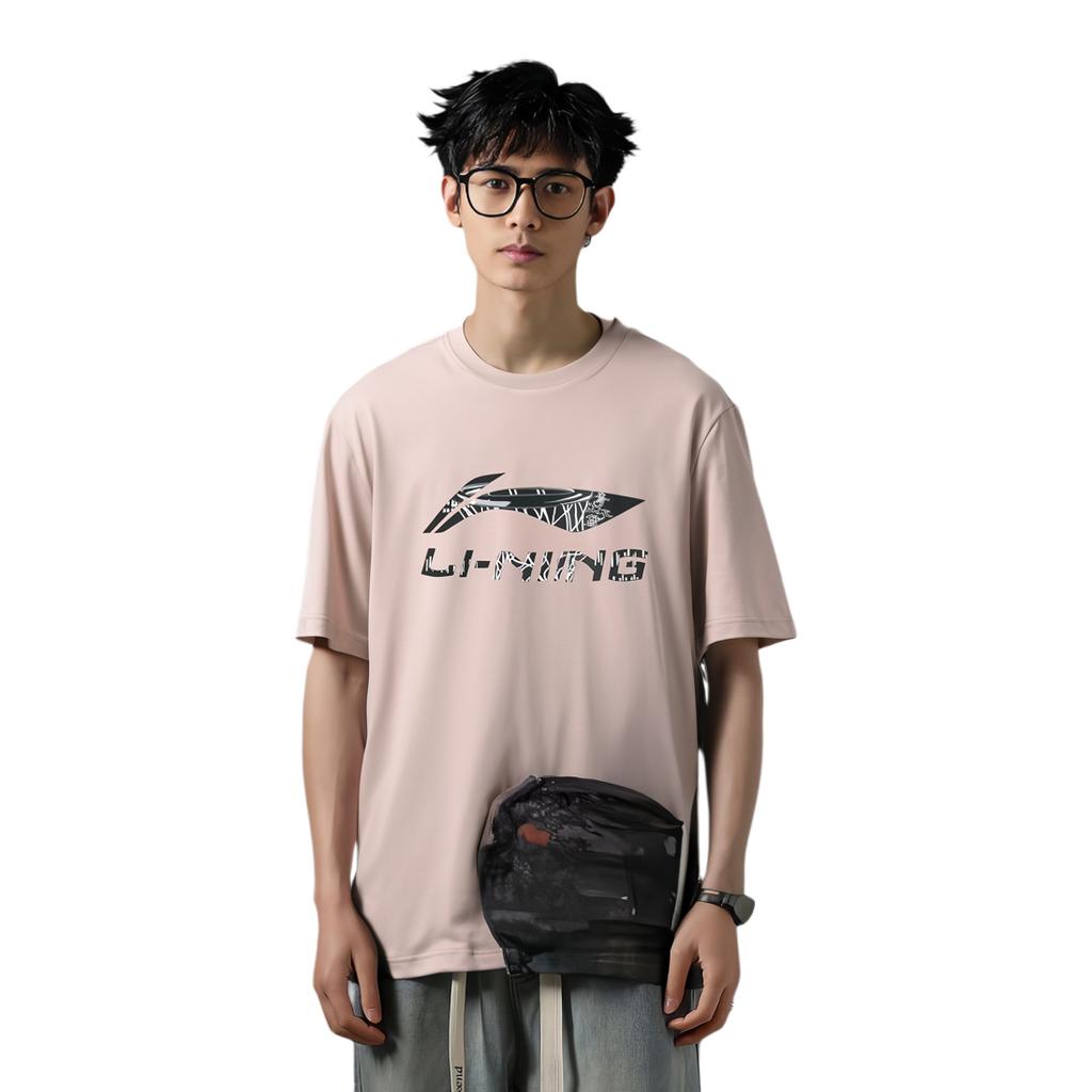 Li-Ning Sport Fashion Series Logo Print Round Neck Cultural Short Sleeve T-Shirt Drop Shoulder Men Tops Light-Purple AHSR543-4