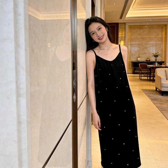 

Xiaoxiangfeng black velvet suspender dress feminine socialite summer loose and thin splicing long dress S
