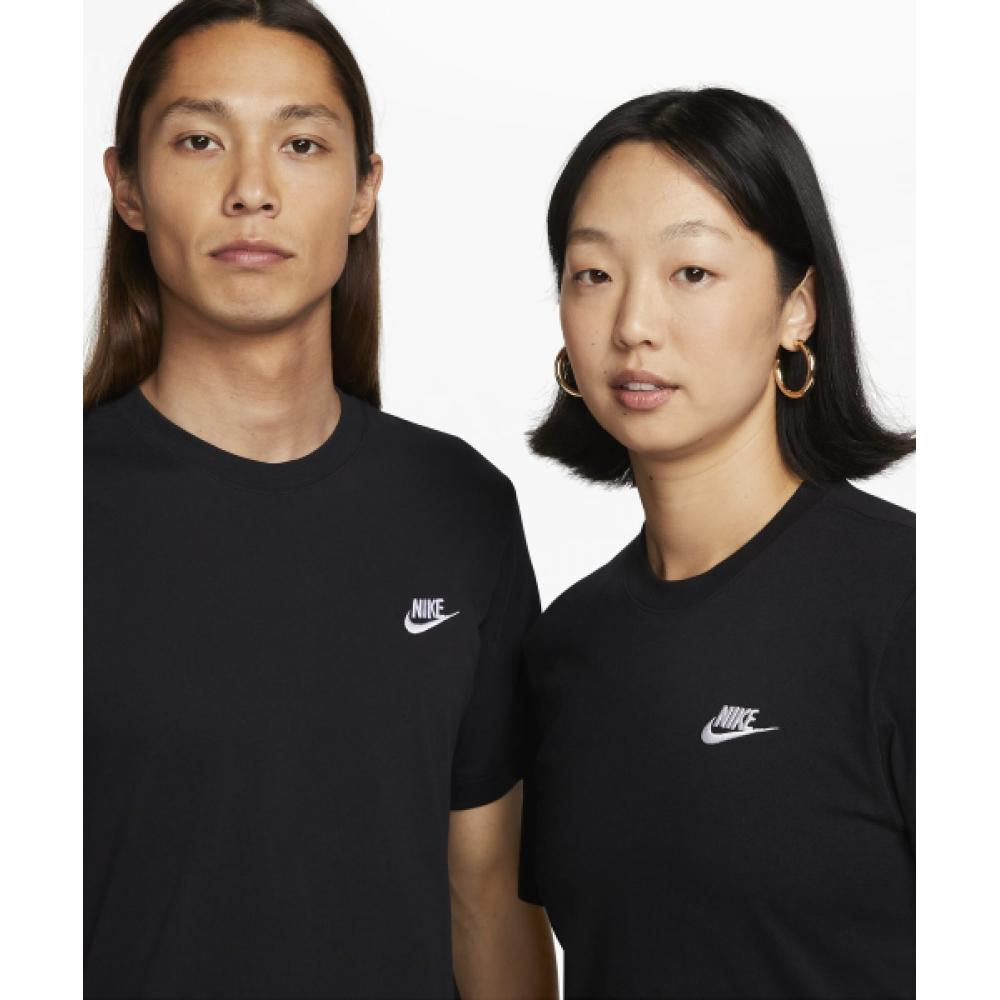 Nike SporTswear Club T shirT M   Black whiTe  Ar4999 013