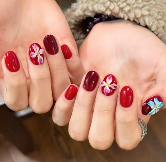 24 Pcs Pure Rose Red French Flower Short Almond Press On Nails Removable False Nails For Women Daily Wear