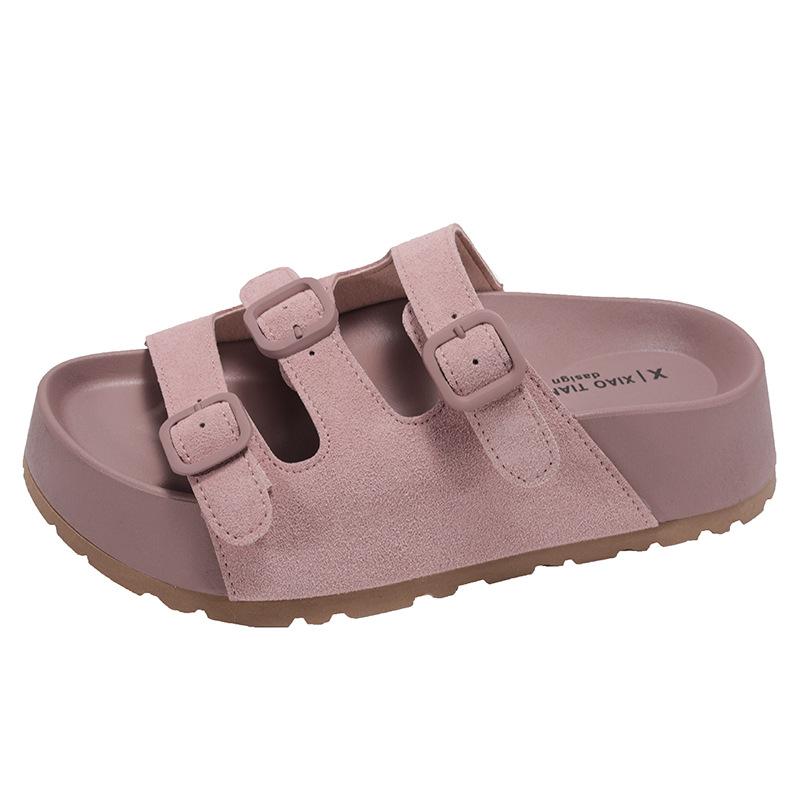 Leichte und vielseitige Internet-Berühmtheiten treten auf Scheiße Gefühl Dicksohlige Hausschuhe Damen Sommerbekleidung 2025 neu rutschfest weiche Sohle Ein-Wort co