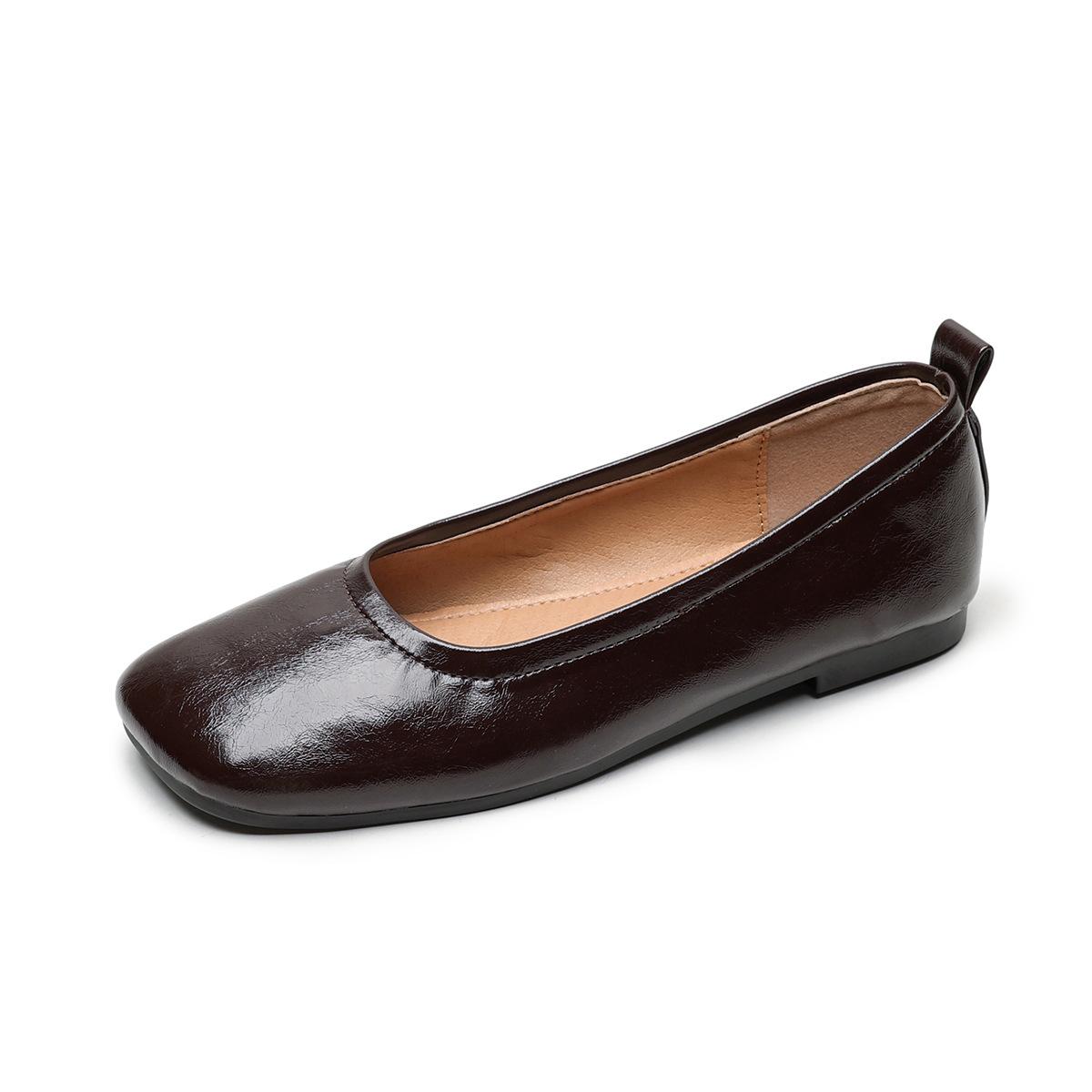 

Weiwei girl 389-7 retro grandma shoes square head single shoes women s flat bottom one pedal soft sole shallow mouth commuting women s shoes 43
