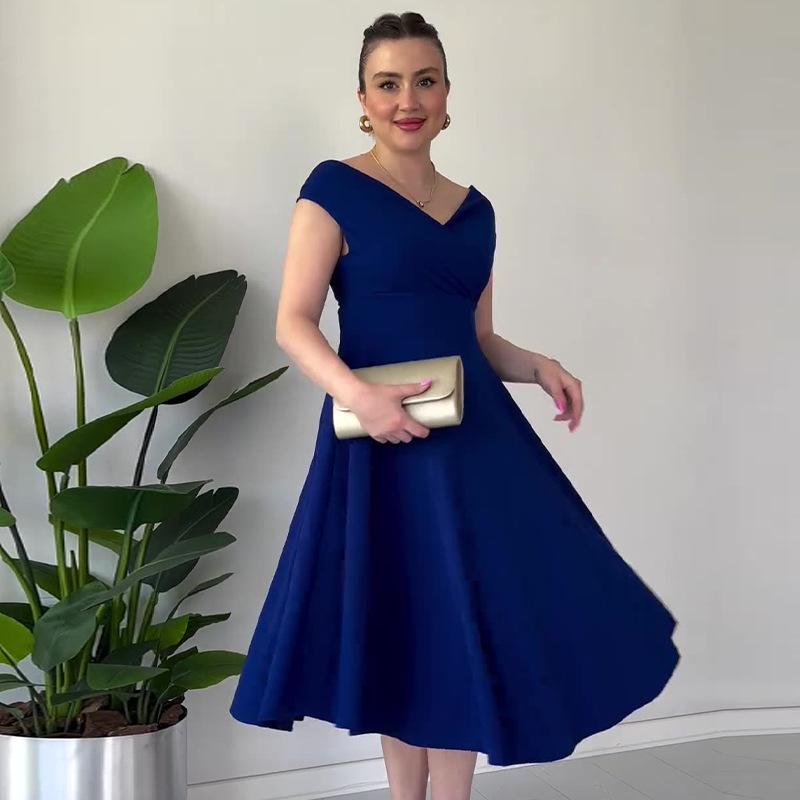 2024 European & American Hepburn-Style Solid V-Neck Waist-Cinching Dress