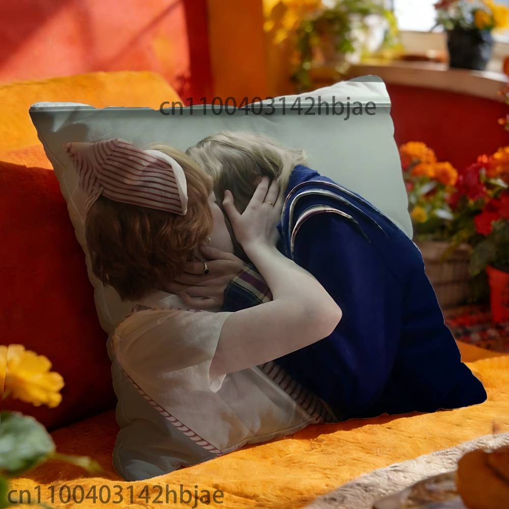 Rockie V-Vickie and R-Robin Pillow Case Print Polyester Fiber 40X40 Cm Home Sofa Throw Cushion Cover Decoration