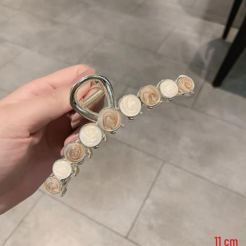 Shark Clip 2022: Fashionable Butterfly Hair Claw, Elegant Large Floral Design for Ponytail and Back of Head Styling