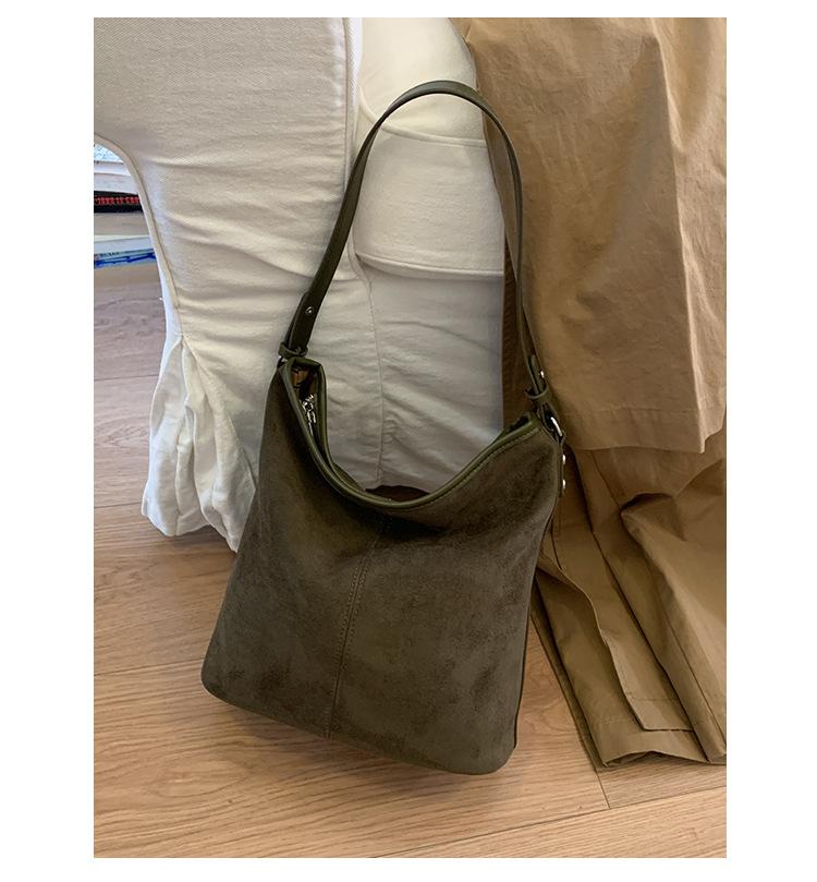 Retro Style Large Capacity Underarm Bag Women's 2025 New Trendy Fashion High Texture Shoulder Bag Korean Version Tote Bag