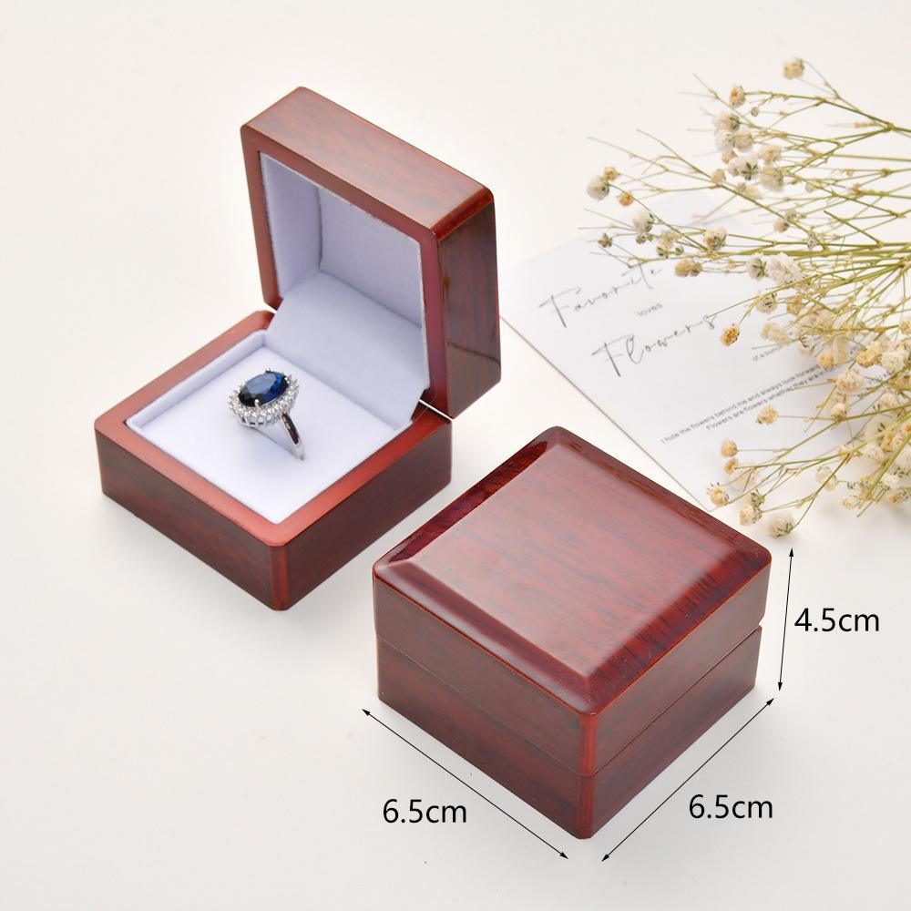 Scatola per Gioielli in Legno Verniciata a Spruzzo con Design a Foro Singolo, Scatola per Confezionamento Anelli, Disponibile.
