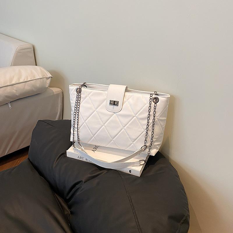 Commuting to work, large-capacity diamond tote bag, women's 2025 summer new simple and fashionable small fragrant shoulder bag