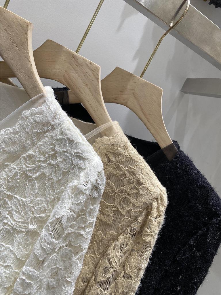 Women's French Patchwork Lace Thickened Long Sleeve Top - Warm, Slimming, Plus Velvet for Autumn/Winter.