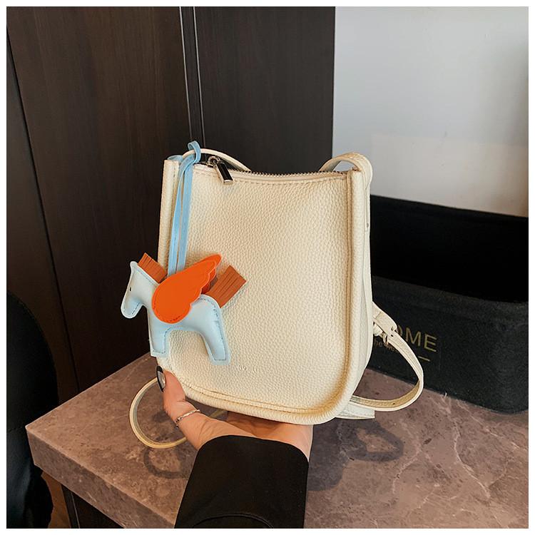IELGY Summer Simple All-Match One-Shoulder Messenger Bucket Bag