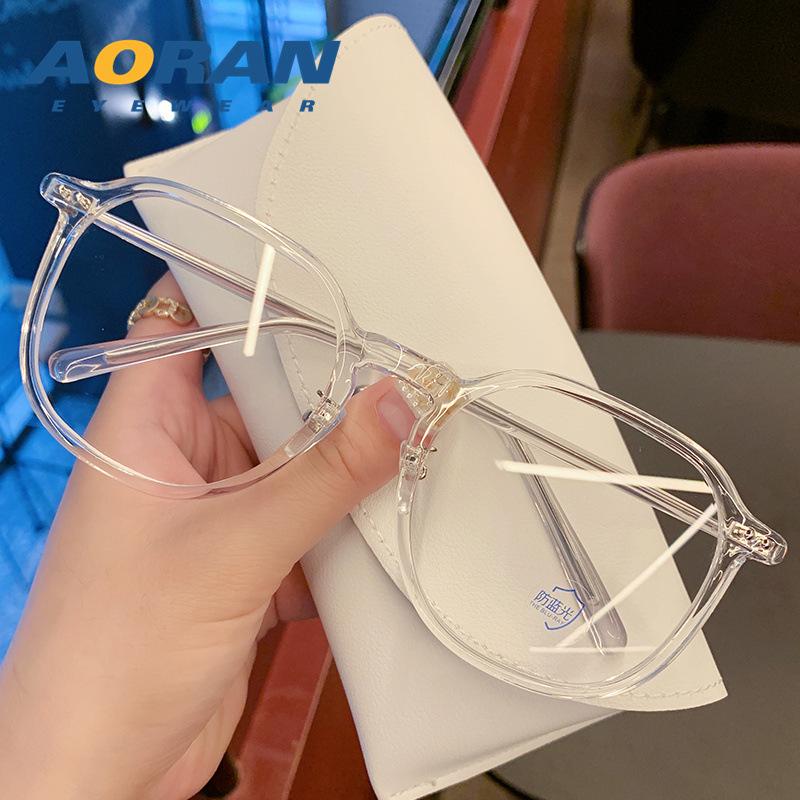 Black large-frame anti-blue light and anti-radiation glasses for women, similar to the White Deer model, can be fitted with prescription lenses for