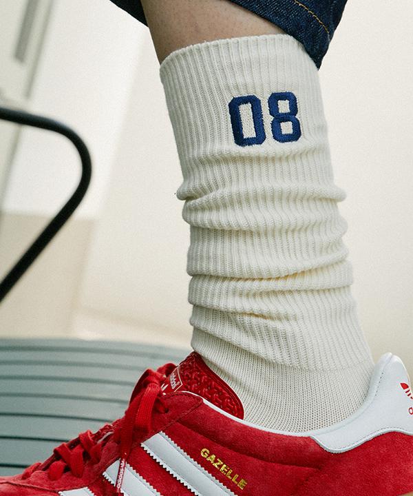 GREENBUTTER Needlework Mid-Calf Socks (Navy)