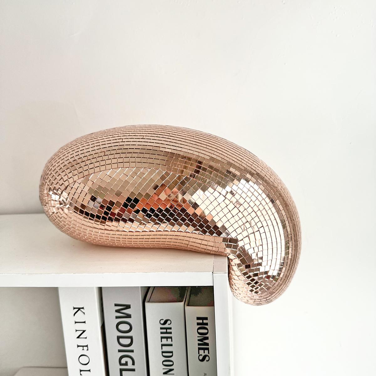 

28см Расплавленный Диско-шар Зеркальный Светоотражающий Фанковый Домашний Декор Ручной работы Эстетический Декор для Комнаты Расплавленный Зеркальный Шар Для Стола Полки 28x17x19cm аэро