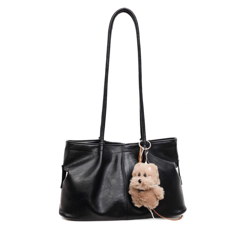 

Premium commuter tote bag large capacity shoulder bag women s 2025 new foreign style versatile soft leather handbag no pendant