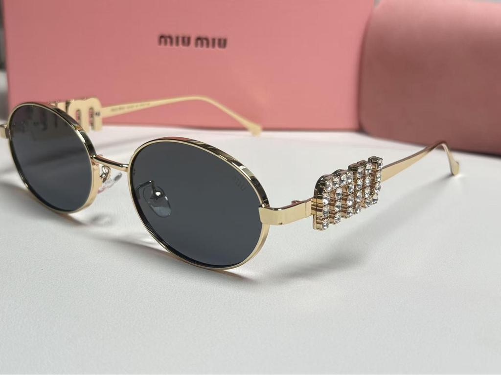 2025 Stylish Oval Frame Sunglasses with Inlaid Diamonds - European & American Fashion Small Frame