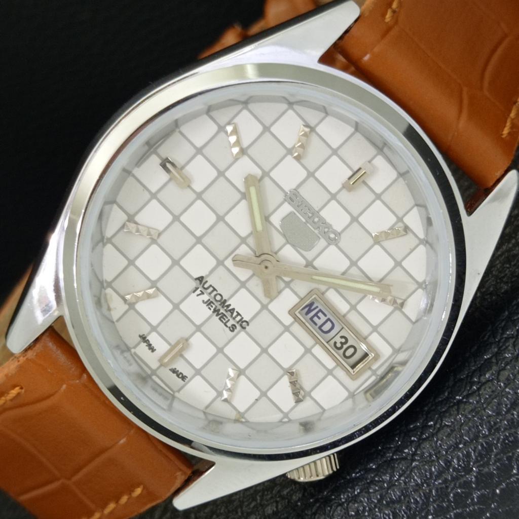 

ВИНТАЖНЫЕ SEIKO 5 АВТОМАТИЧЕСКИЕ ВОССТАНОВЛЕННЫЕ ЯПОНСКИЕ МУЖСКИЕ ЧАСЫ С БЕЛЫМ ЦИФЕРБЛАТОМ a440455-4 Sk-a440455