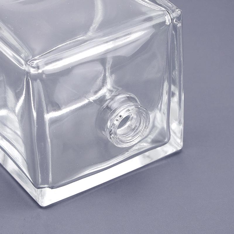 100ml 15-Hole Clear Glass Perfume Spray Bottle with Plastic Cap - Large Capacity & Portable