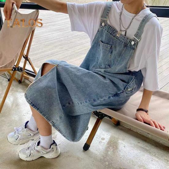 Rochie din denim cu bretele, largi, fără guler, fără spate, fără mâneci, buzunare laterale, tiv despicat, culoare uni, curea de umăr reglabilă, rochie midi pentru student