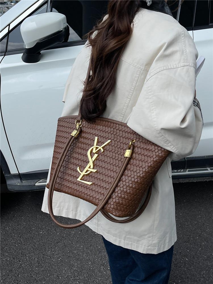 Luxusní tkaná taška: Dámská velkokapacitní crossbody a ramenní taška 2025