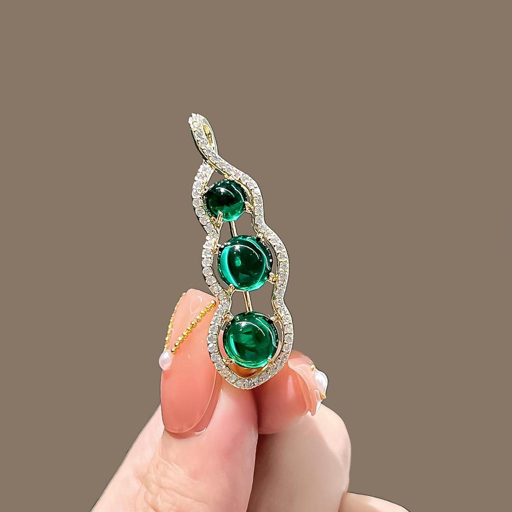 Elegant Alloy Brooch: Premium Niche Women's Versatile Corsage for Coats and Suits