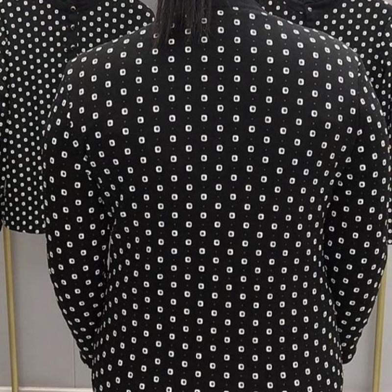 Mom's 2025 Spring Loose Casual Base Shirt Fashionable Long-sleeved Top