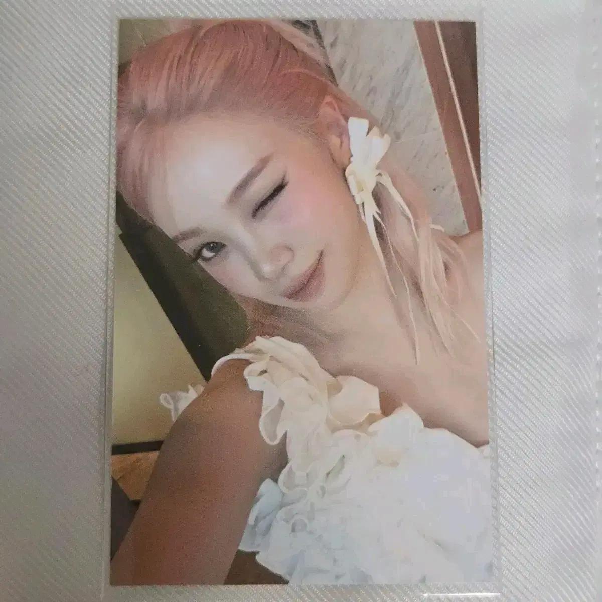 

Le Sserafim Kim Chae-won Hot Hot Workshop Foca Photo Card Sell