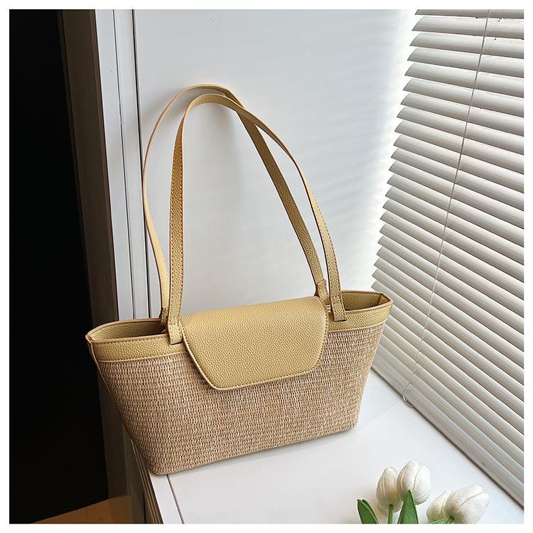 

Commuter large-capacity straw bag women s 2025 new fashionable foreign-style contrasting shoulder bag, popular tote bag this year жёлтый