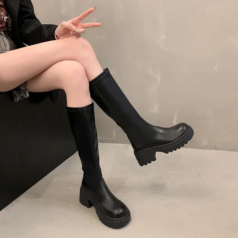 With Velvet Warm and Comfortable Fashion Show Boots Autumn and Winter New Round Head Thick Sole Retro Heightening Mid-calf Boots