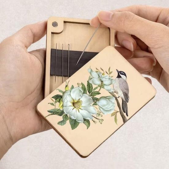 Sewing Needle Storage Box Wooden Magnetic Needle Holder Case with Lid Craft Supplies Storage Organizer Gift for Sewers