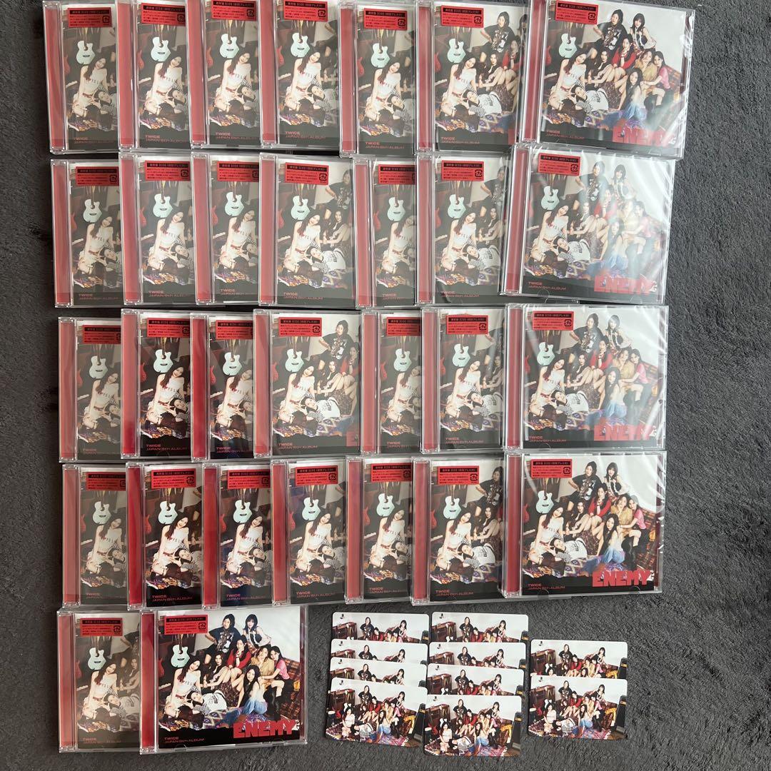 

[USED] TWICE ENEMY regular edition 30 pieces