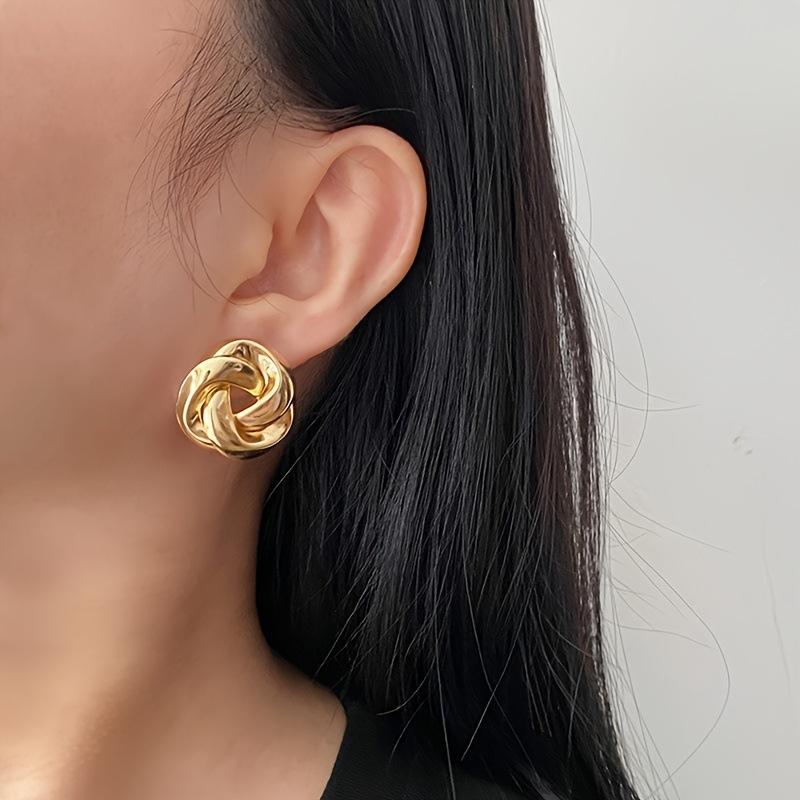 European and American Fashion Versatile Twist Shape Distorted Fashion Personalized Stud Earrings Creative Versatile Elegant Earrings