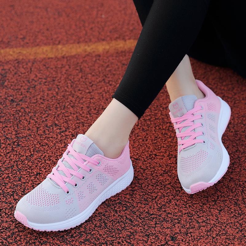 Spring and summer sports shoes running shoes mesh breathable lightweight travel shoes student soft-soled casual shoes