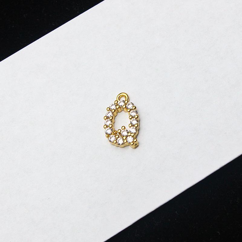 Copper-Plated Gold Micro-Inlaid Diamond English Letter Pendant: 26 Charm Options for Necklaces or Earrings