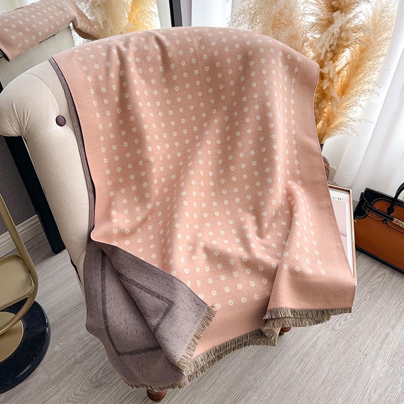 

Women S Elegant Long Cashmere Scarf Autumn and Winter Imitation Cashmere Scarf Women s Double-sided Color Matching Flower Shawl Scarf Thickened 185x65cm рожевий