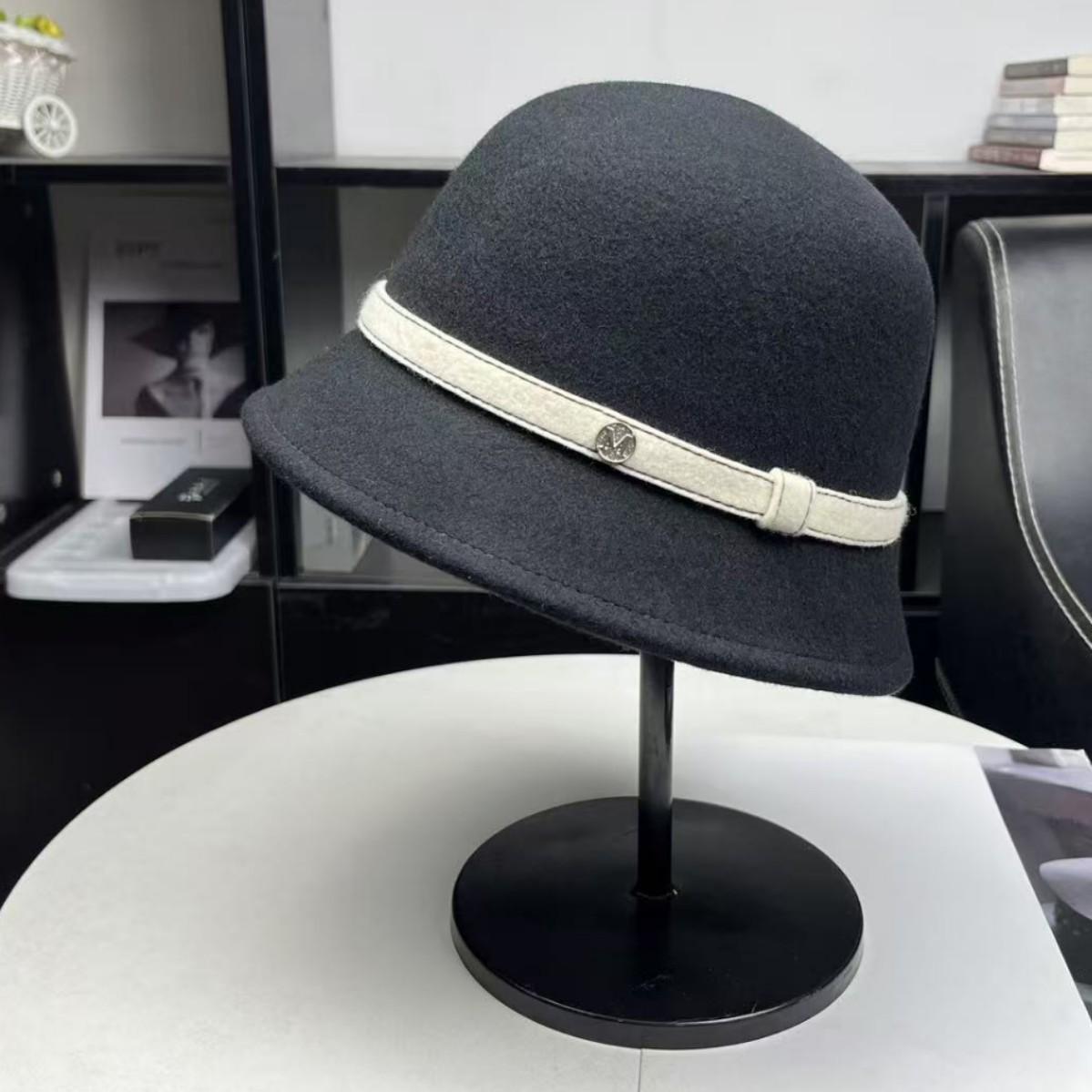 

Hat Women s woolen hat Autumn and winter fashion versatile bucket hat Elegant celebrity basin hat Top hat Dome shows small face Adjustable (54-58cm)
