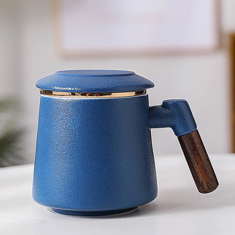 Wooden Handle Ceramic Filtered Tea Cup with Gift Box