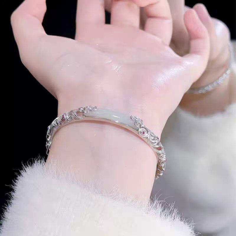 New Chinese Hollow Auspicious Cloud Ruyi Bracelet Women's Court Hanfu Cheongsam Versatile High-end Sense Antique No Matter Brand Jewelry