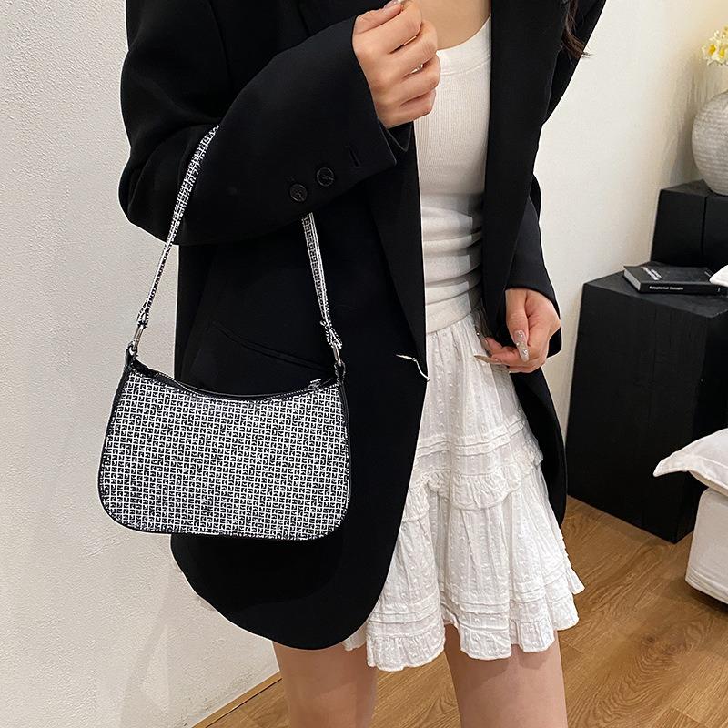 Solid Color Casual and Lightweight New Women's Handbag Summer Popular Portable Shoulder Underarm Bag