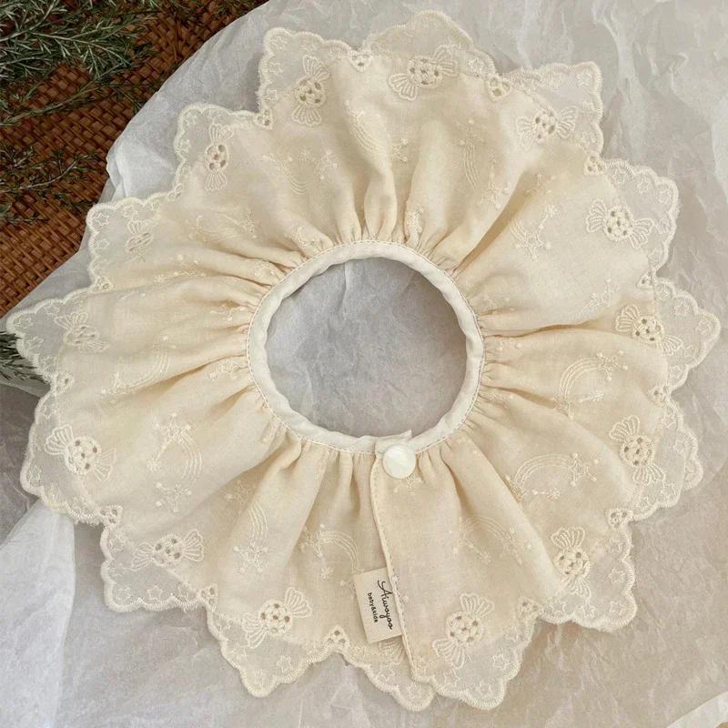 Baby Lätzchen Spitze Baby Accessoires Koreanische Kinder Spitzenkragen Niedlich Hohle Weibliche Baby Lätzchen Schal Floral Säuglinge Spucktuch