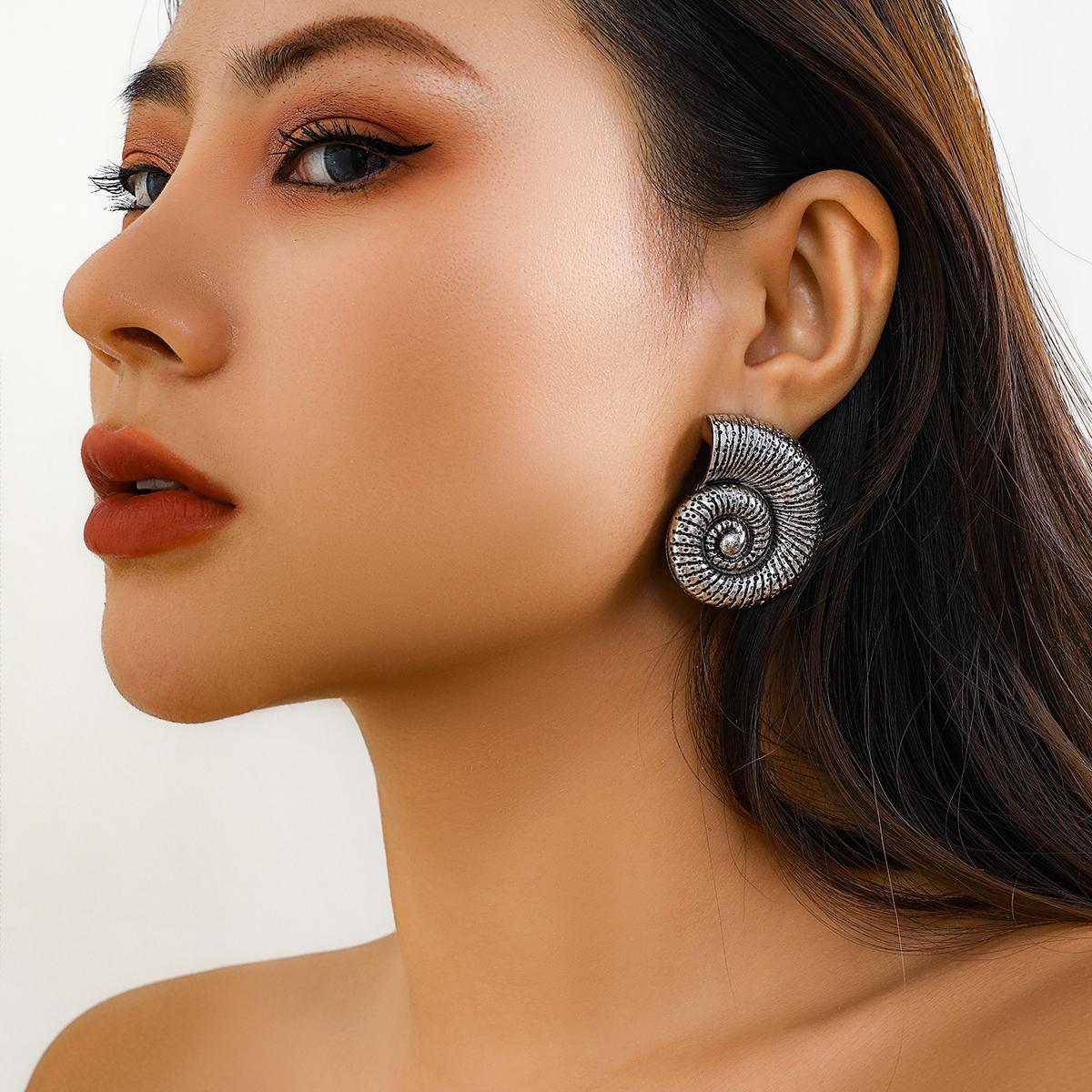 

Punk Boho Big Conch Snail Stud Earrings for Women Trendy Unique Chunky Piercing Earrings Grunge Vacation Jewelry Gift Steampunk античный серебряного