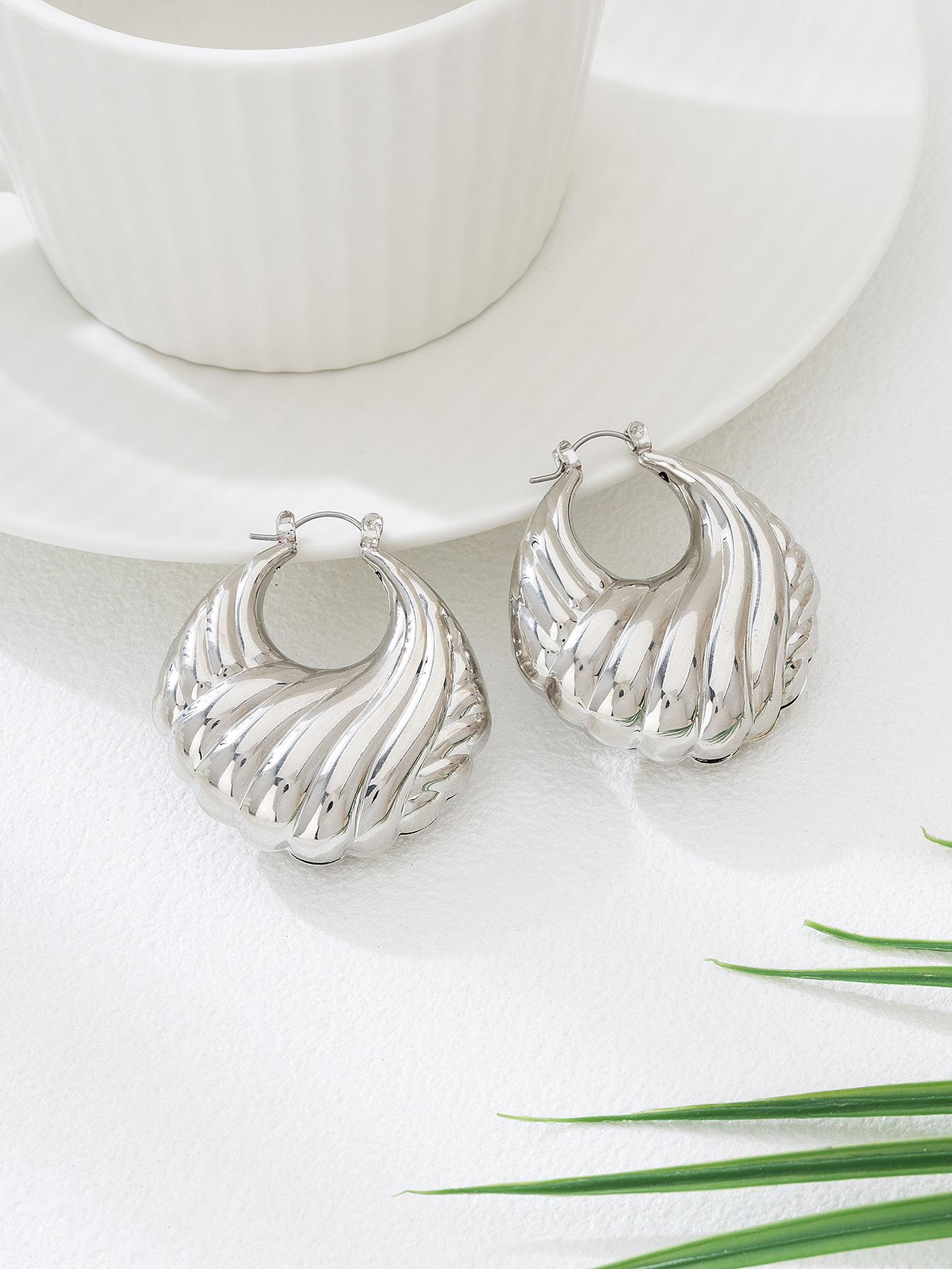 

Fashion Small Circle Earrings Women S High-End Temperament Simple Earrings Round Ear Jewelry срібний