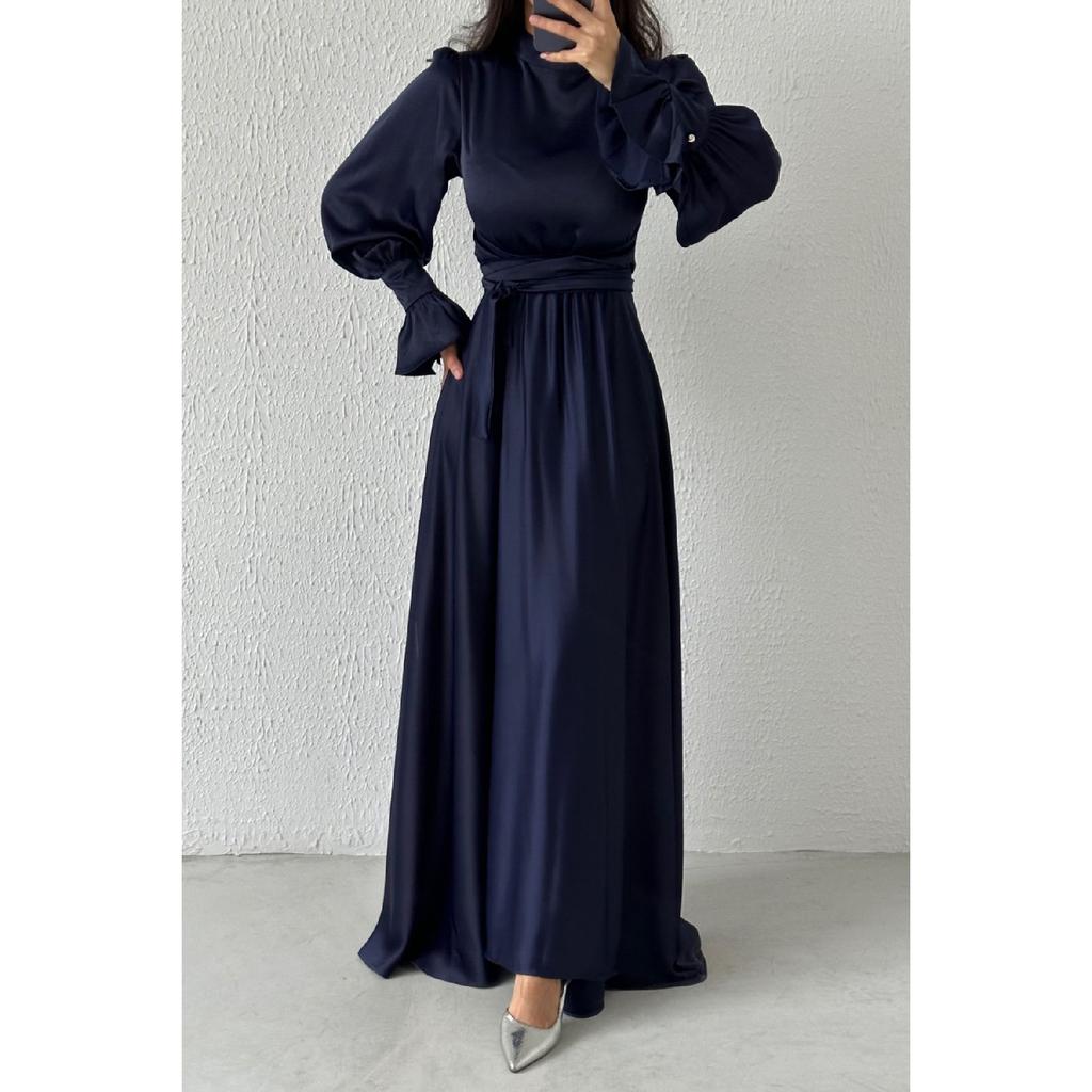 Saténový hidžáb večerní šaty s jemným rukávem v červené barvě