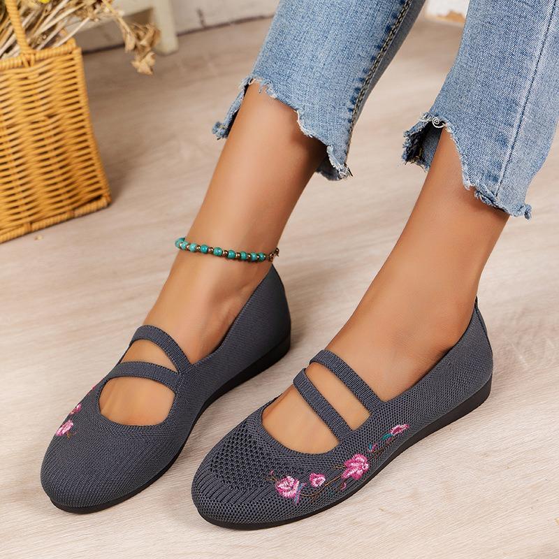Embroidered Flat-soled Single Shoes Women's Spring and Summer New Large-size Round Head Shallow Mouth Casual Women's Shoes