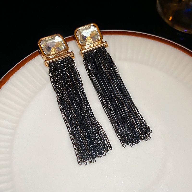 Silver Needle Feather Fringed Earrings Long Light Luxury Atmospheric Stud Earrings Personalized Design Earrings