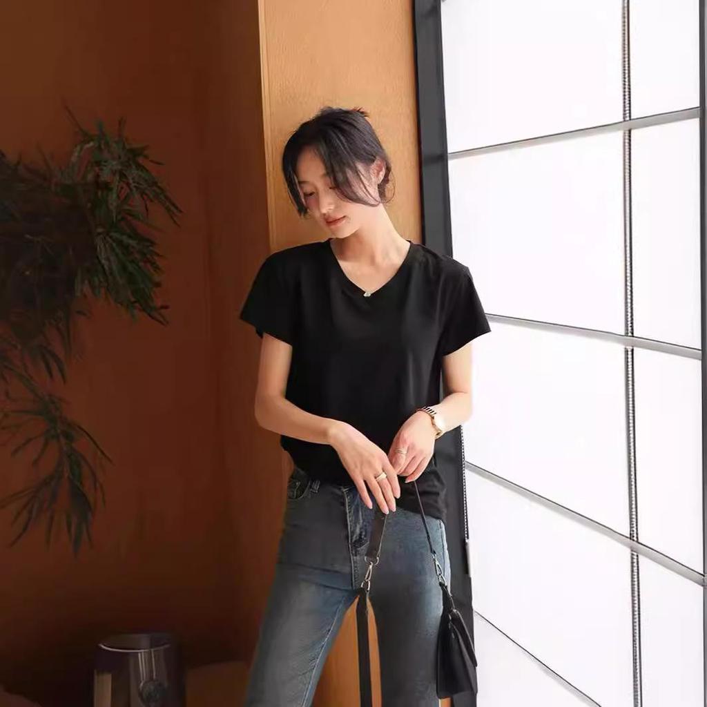 Damen Weißes V-Ausschnitt Kurzarm Sommer T-Shirt (2025), Lockere Passform, Unifarbe, Schlankes Unterhemd