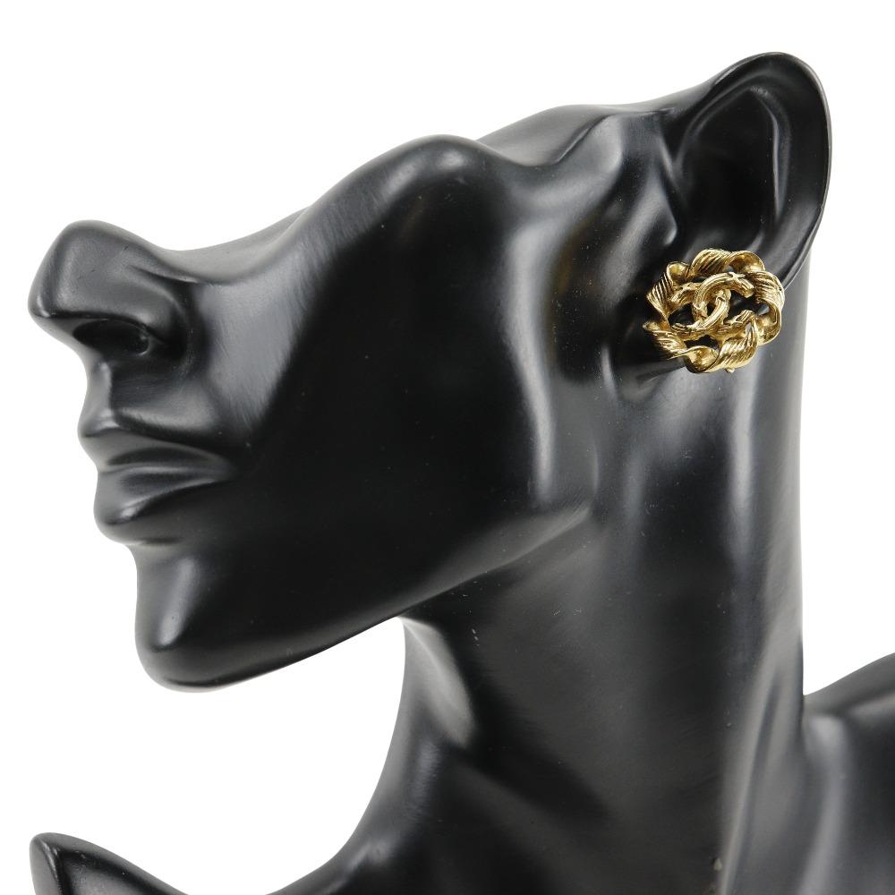 Chanel Round COCO Mark Earring Vintage Plated Gold 9.7g Women Used