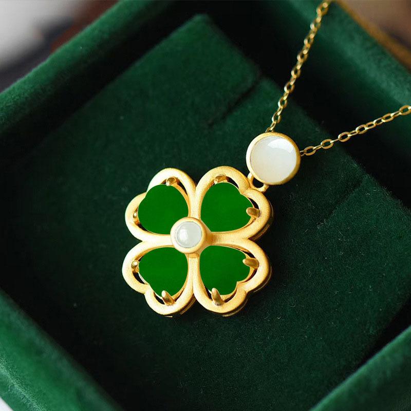 Elegant Vintage Silver Plated Clover Necklace with Imitation Hetian Jade Pendant for Women Delicate Collarbone Jewelry