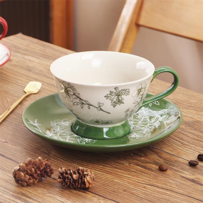 SOLECASA Coffee Cup and Saucer Set Elegant Retro Flower Ceramic Coffee Mug Afternoon Tea Cup and Saucer Romantic Teaware Sets